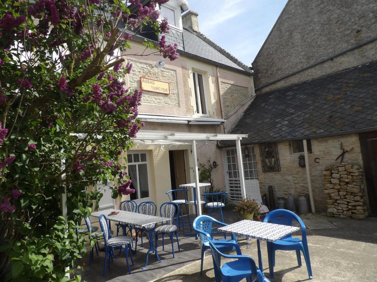 Chambres Et Tables D'Hotes A L'Auberge Touristique Meuvaines Exterior photo