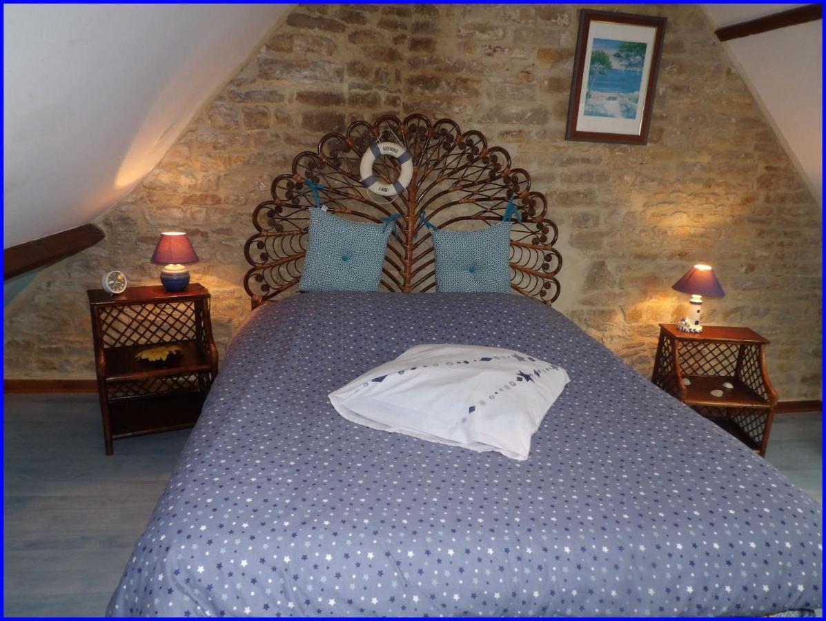 Chambres Et Tables D'Hotes A L'Auberge Touristique Meuvaines Exterior photo