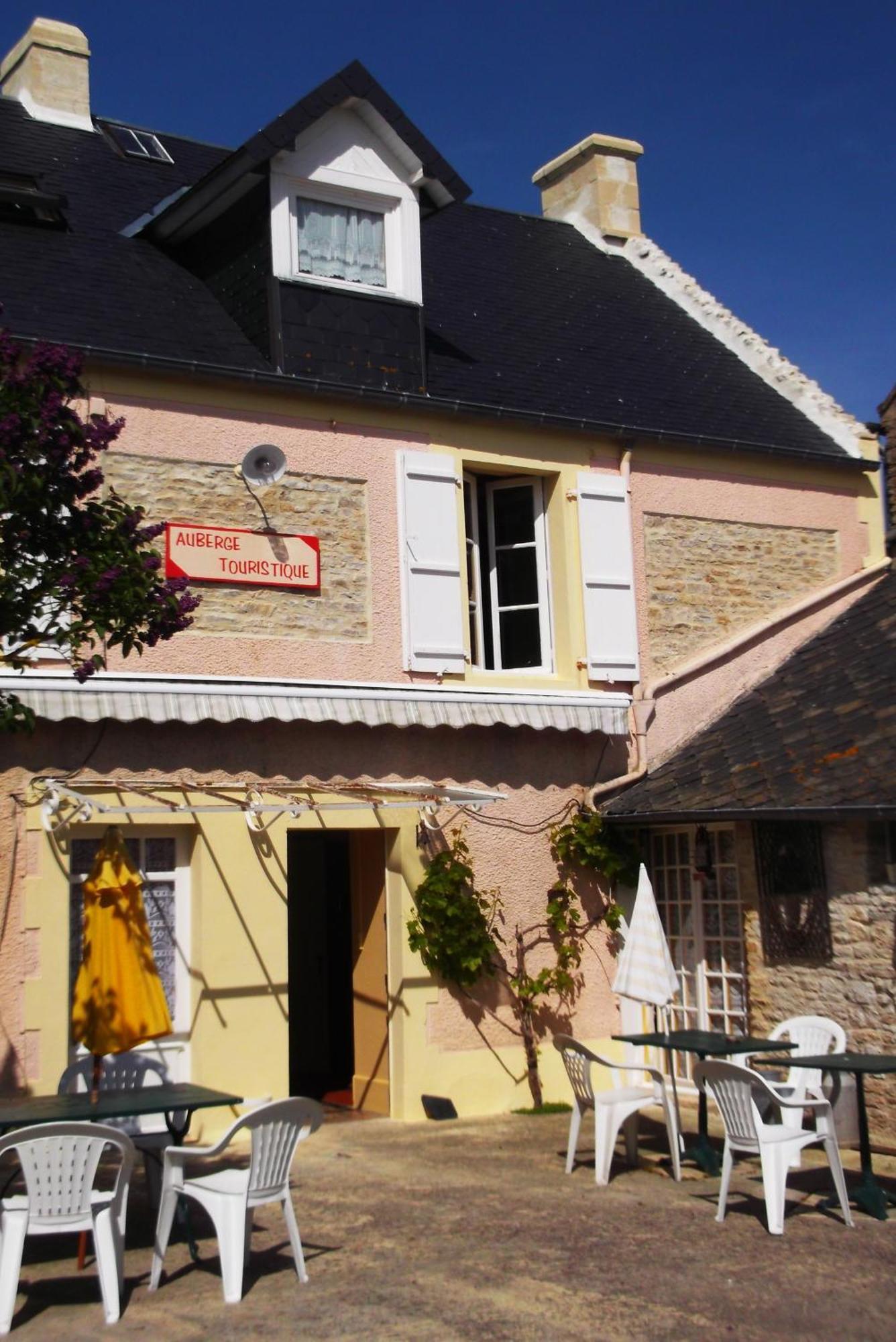 Chambres Et Tables D'Hotes A L'Auberge Touristique Meuvaines Exterior photo