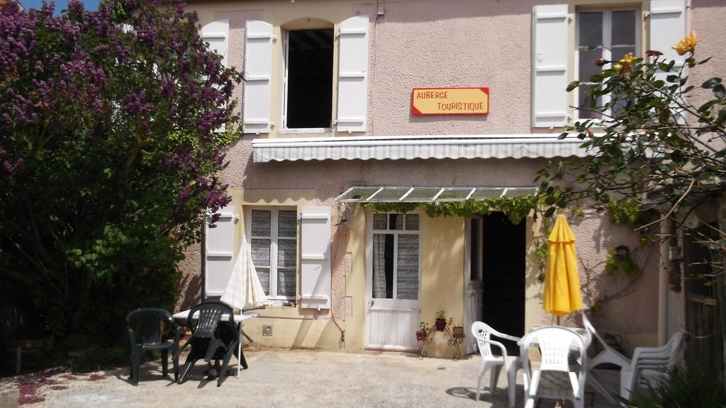 Chambres Et Tables D'Hotes A L'Auberge Touristique Meuvaines Exterior photo