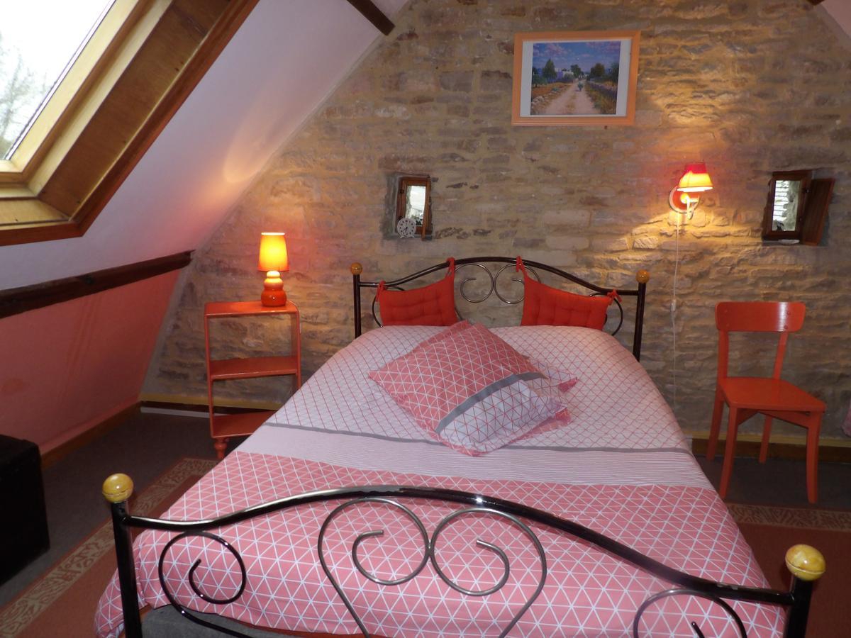 Chambres Et Tables D'Hotes A L'Auberge Touristique Meuvaines Exterior photo